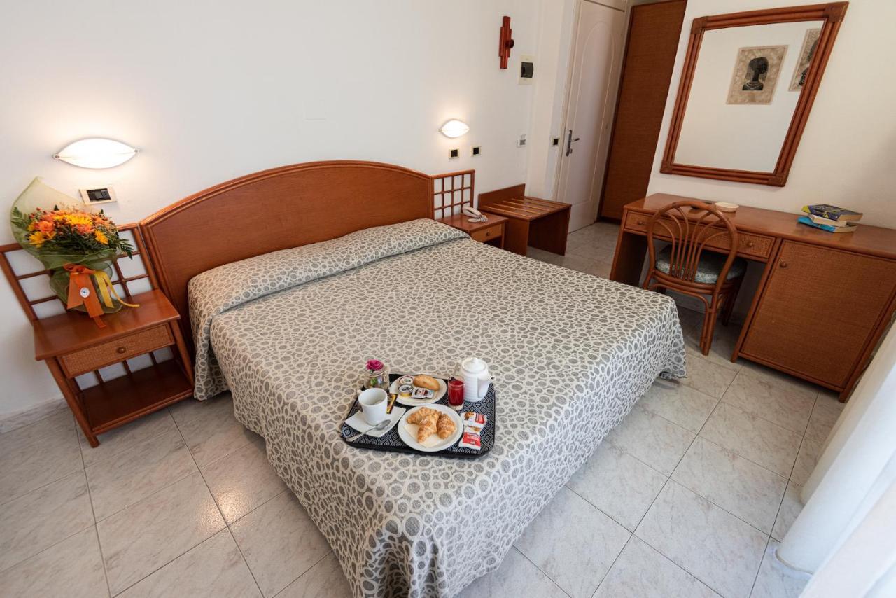 Hotel Il Delfino San Vincenzo Extérieur photo