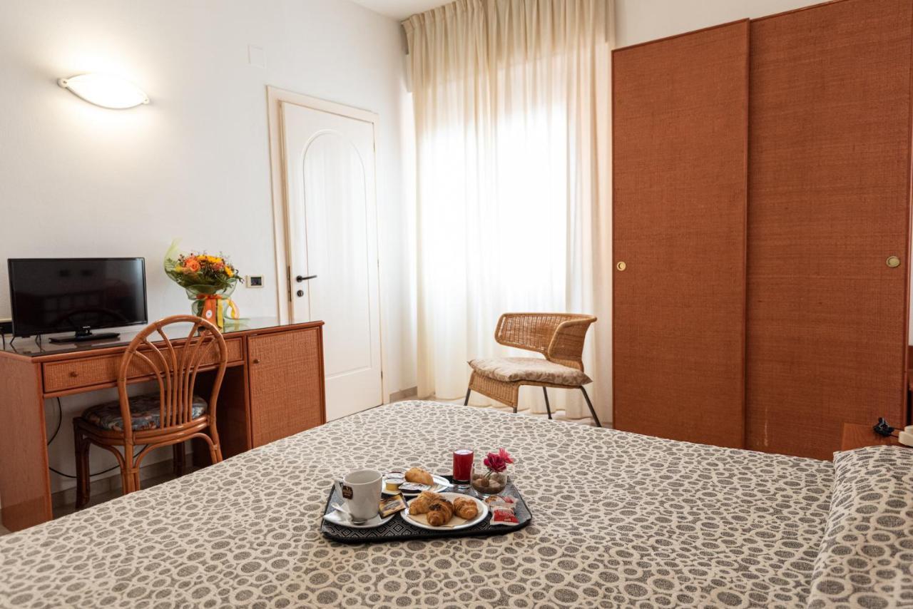Hotel Il Delfino San Vincenzo Extérieur photo
