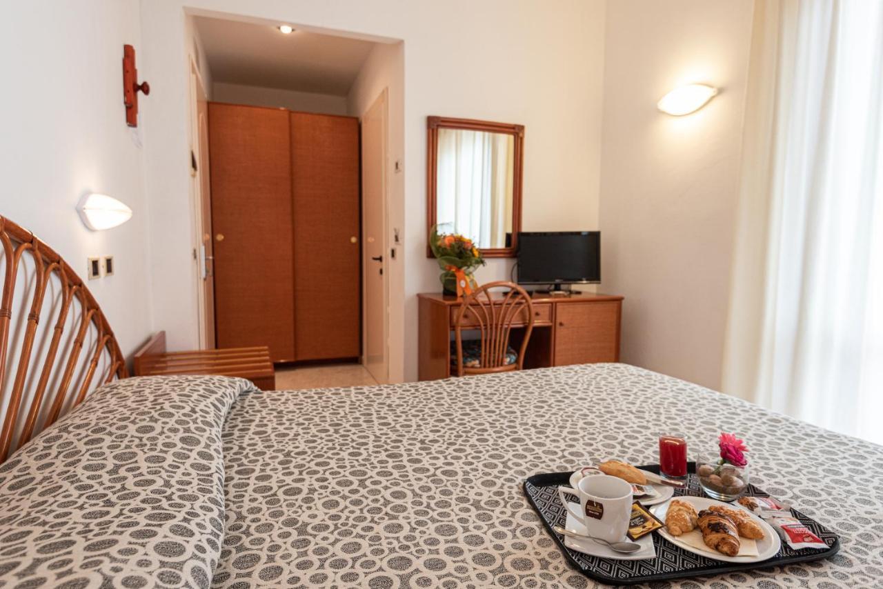 Hotel Il Delfino San Vincenzo Extérieur photo