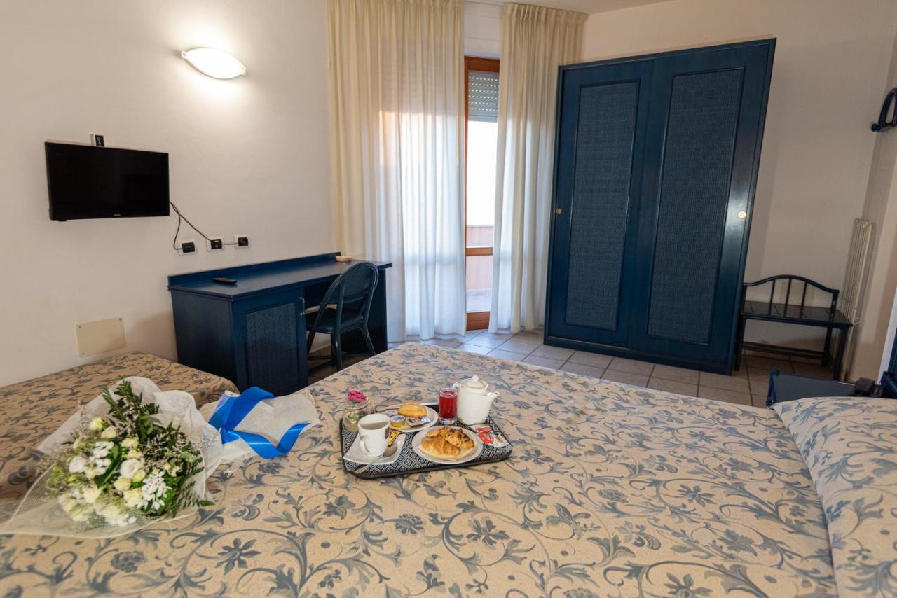 Hotel Il Delfino San Vincenzo Extérieur photo