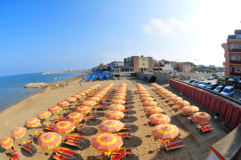 Hotel Il Delfino San Vincenzo Extérieur photo